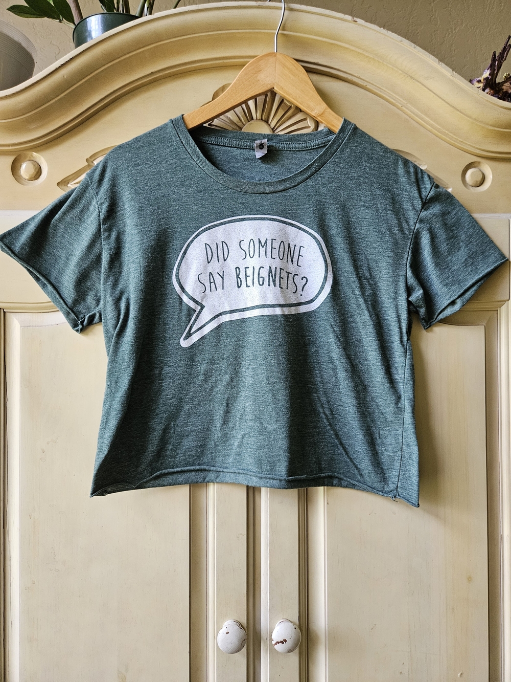 Citizen Green Graphic Crop Tee with Beignets Bubble